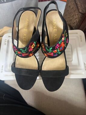 Anne Klein Black Embroidered Floral Heels